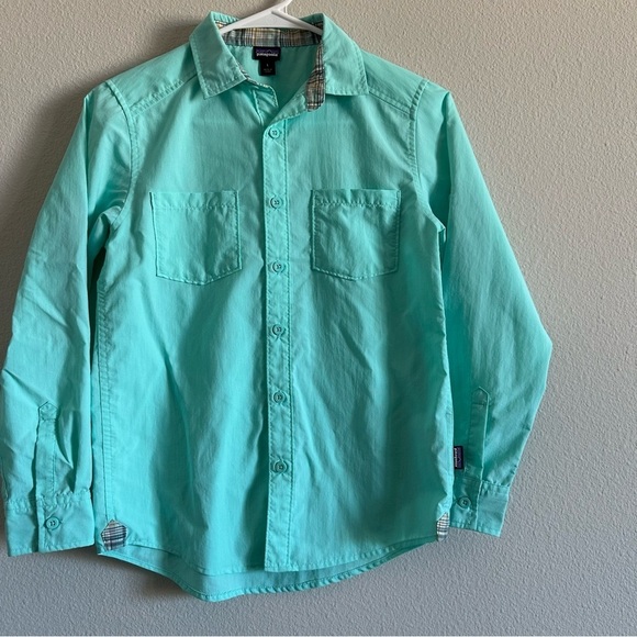 Patagonia button down boys shirt - Picture 2 of 10